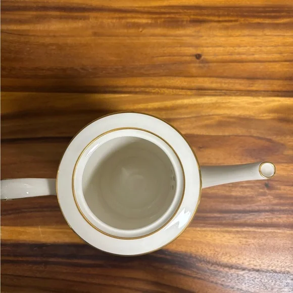 Noritake Ivory China Teapot - Picture 4 of 7